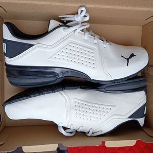 Puma Men's Black and White Sneakers